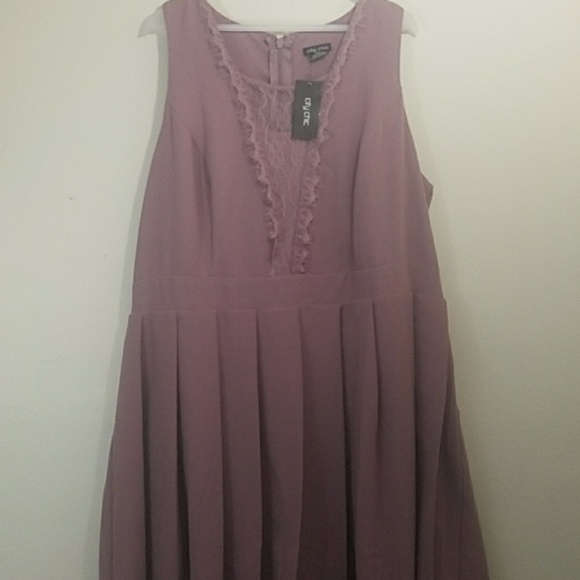 City Chic Dress - Picture 2 of 7